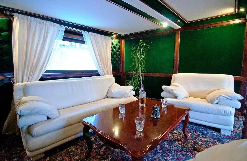 Botel Art-Boatel St Andre Ukraine