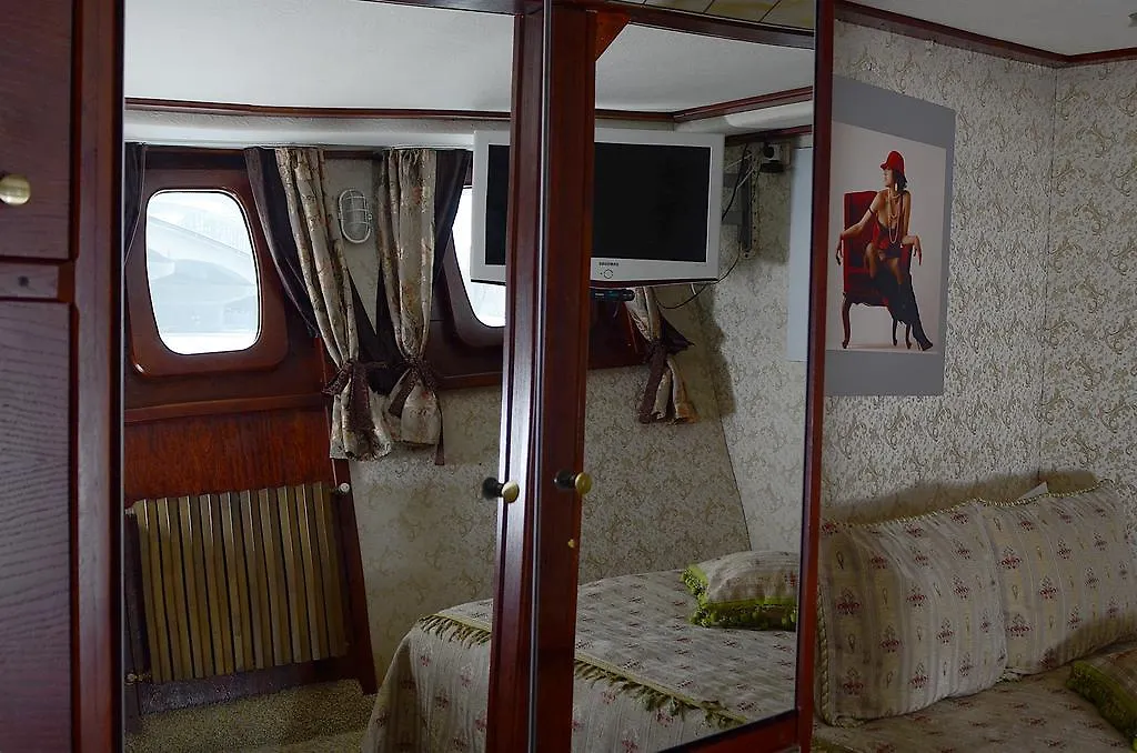 Art-Boatel St Andre Hotel Kiev Botel