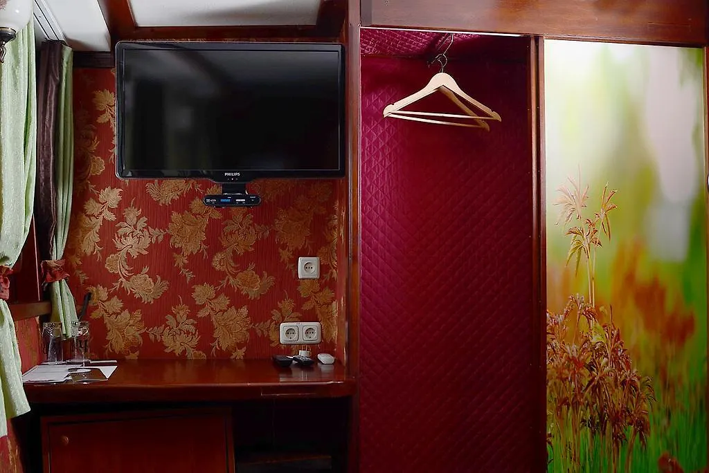 Art-Boatel St Andre Hotel Kiev Botel