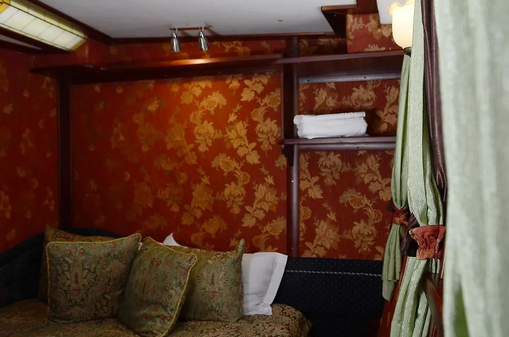 Botel Art-Boatel St Andre Ukraine