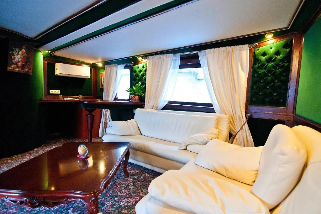 Art-Boatel St Andre Hotel Kiev Botel