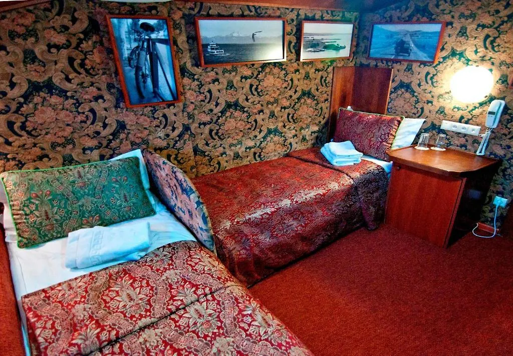 Art-Boatel St Andre Botel